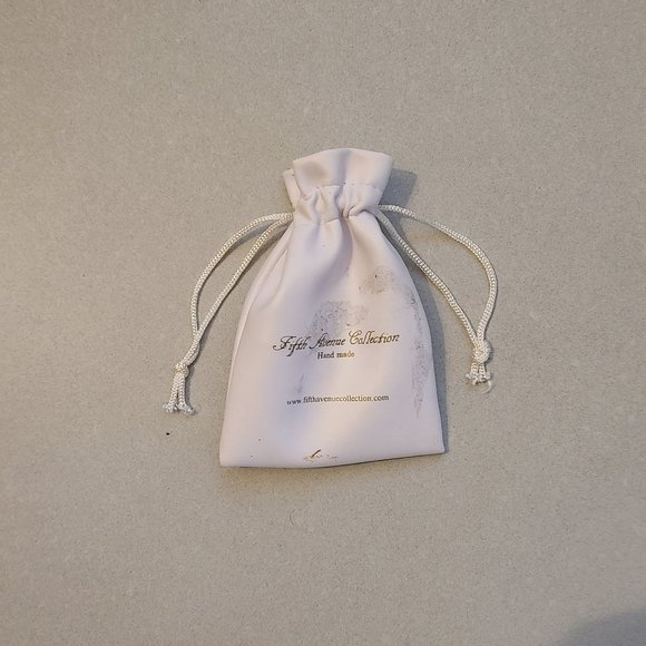 Fifth Avenue Collection of Jewellery Giraffe Pin - Picture 5 of 5